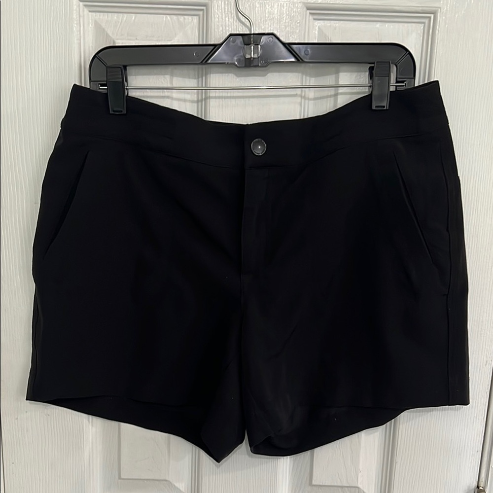 High Waist Black Shorts with Classic Design